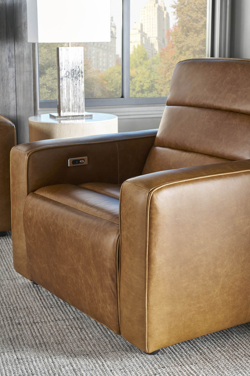 Dario Recliner | Theodore Alexander