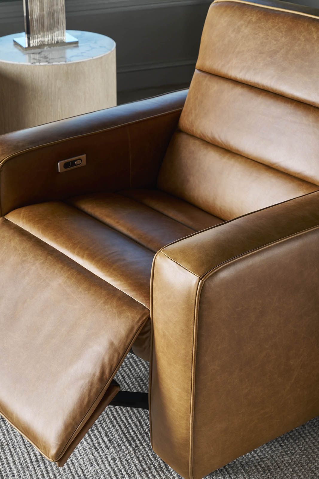 Dario Recliner | Theodore Alexander