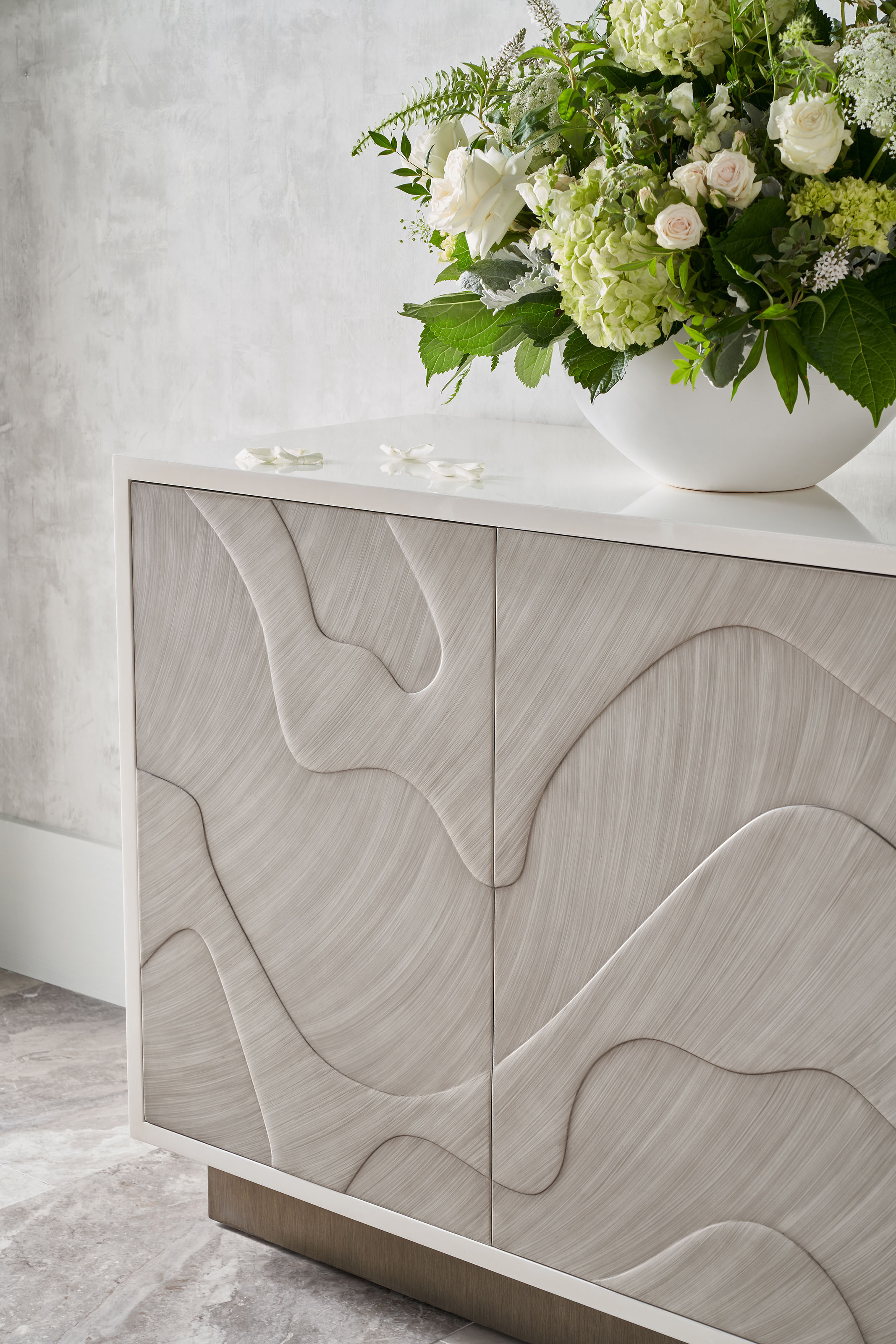 Onda Credenza | Theodore Alexander