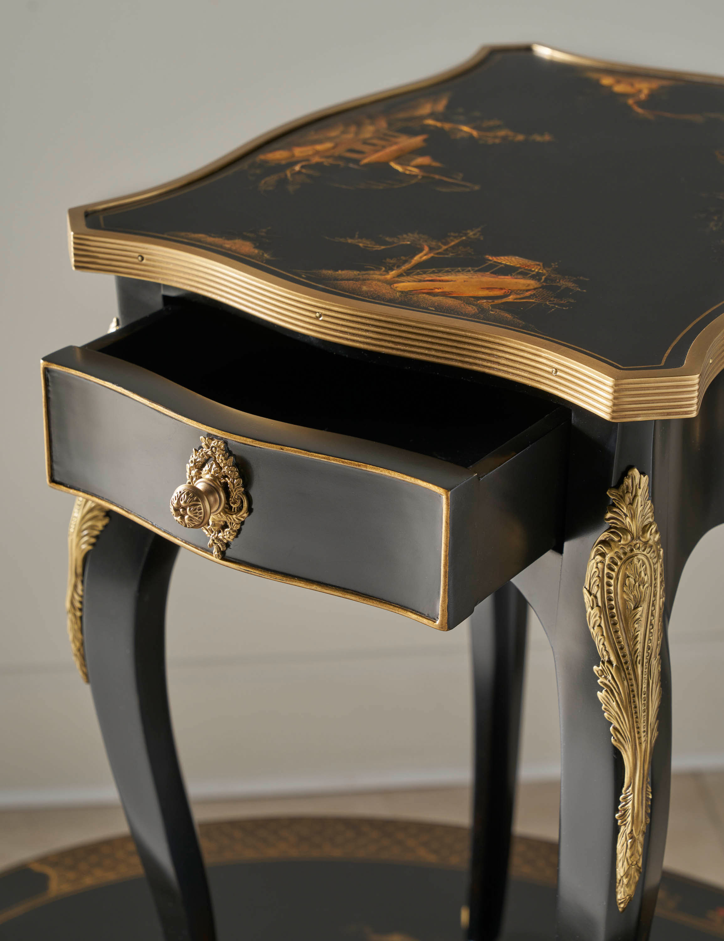 【Quiet Space】TABLE "JASMINE" Tranquility Accent Table | Theodore Alexander
