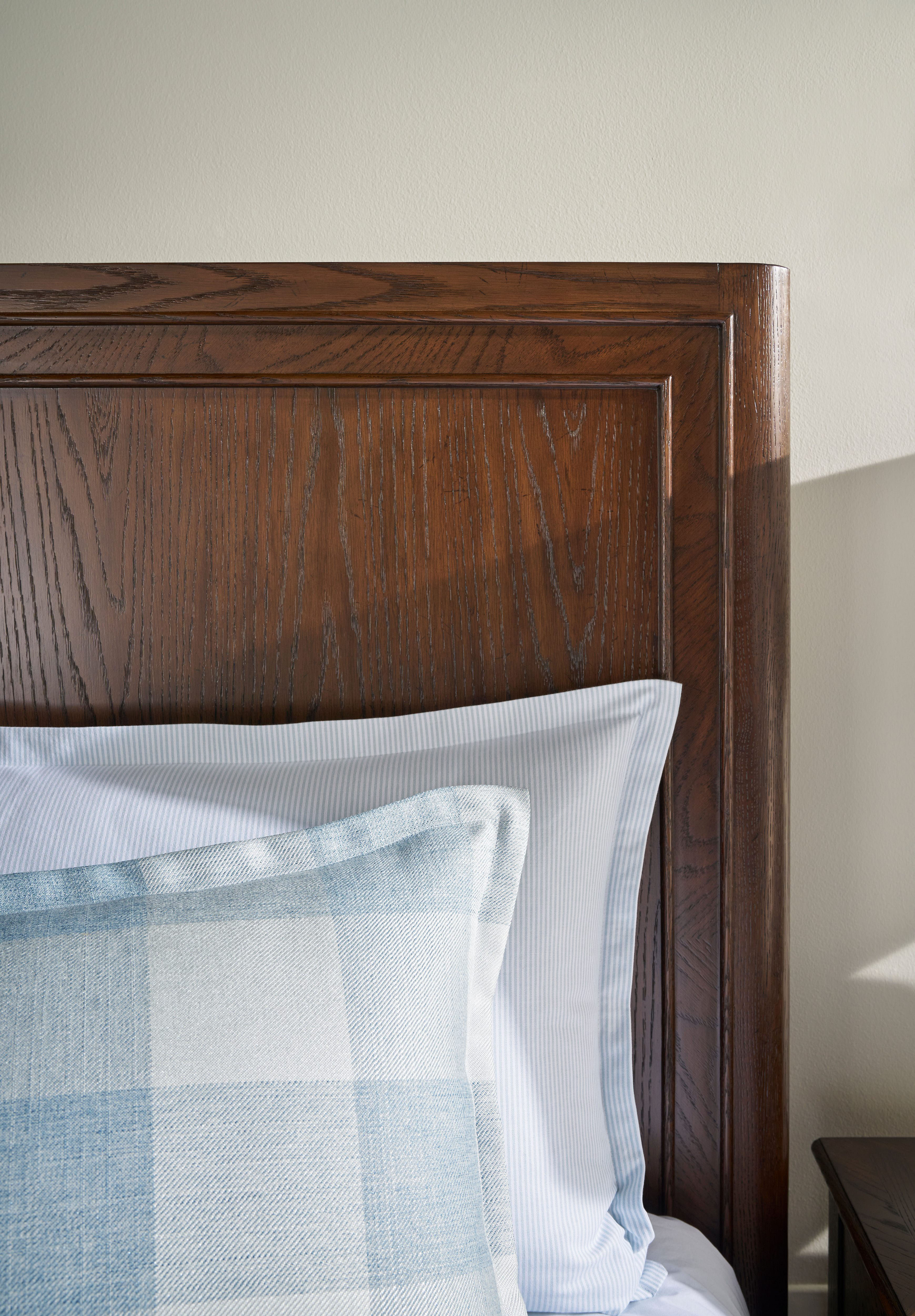 Surrey US King Wood Bed | Theodore Alexander